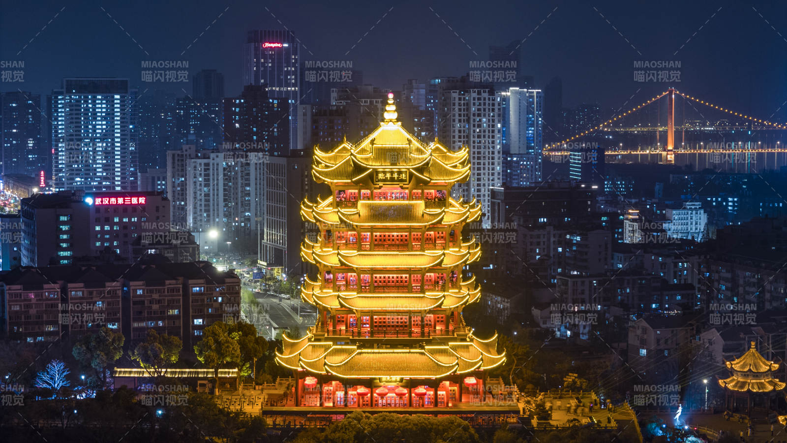 湖北武漢 夜幕下的黃鶴樓