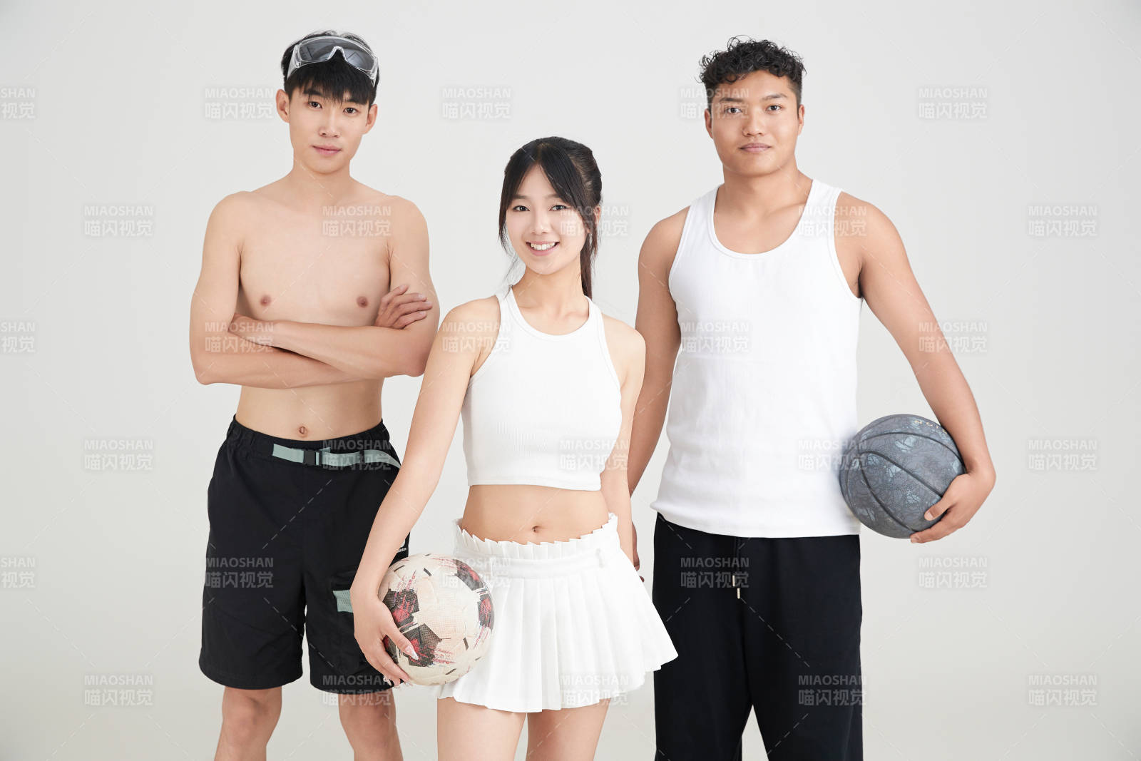 白色背景下的足球 游泳 籃球 運動員形象