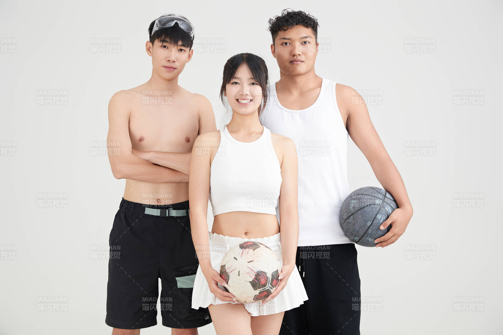 白色背景下的足球 游泳 籃球 運動員形象