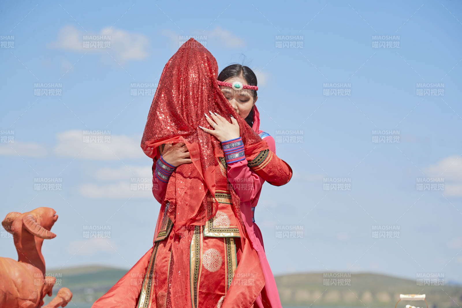 草原上的傳統(tǒng)蒙古族婚禮儀式