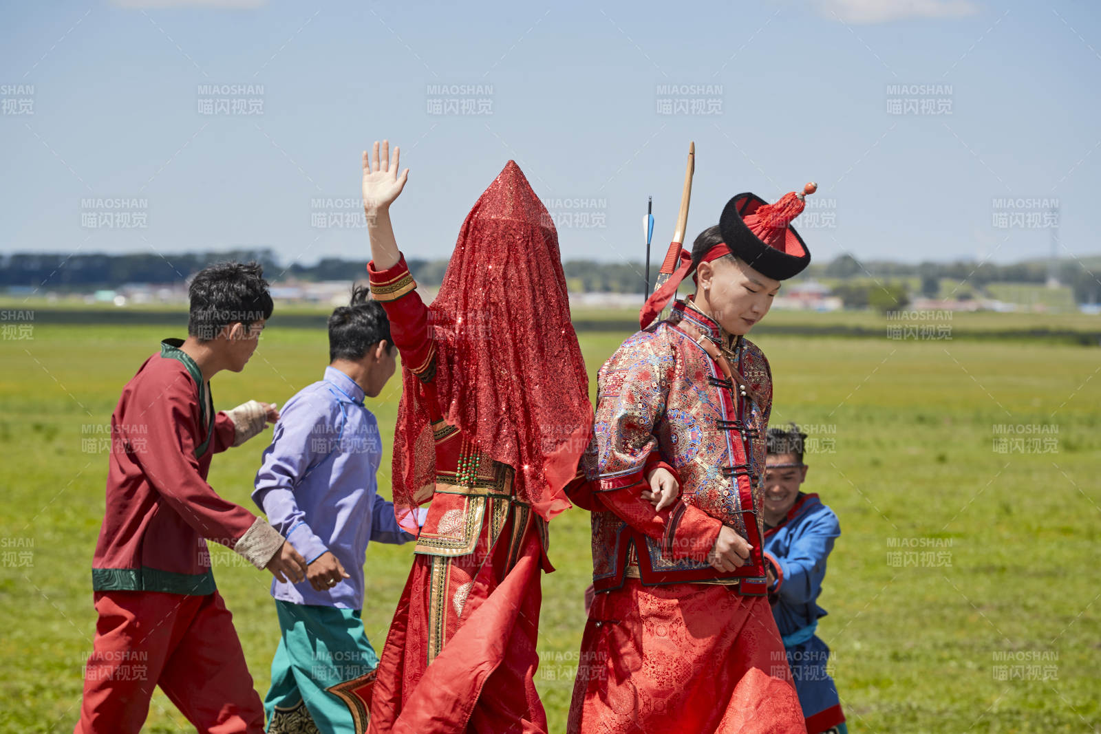 草原上的傳統蒙古族婚禮儀式