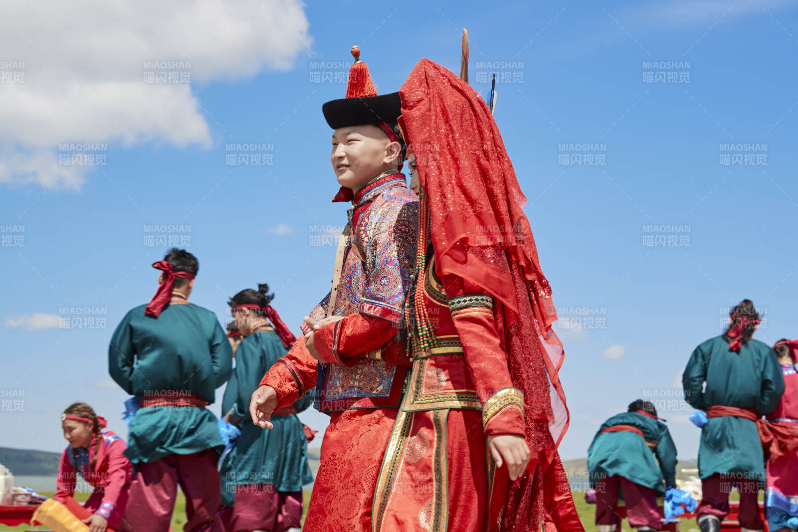 草原上的傳統蒙古族婚禮儀式