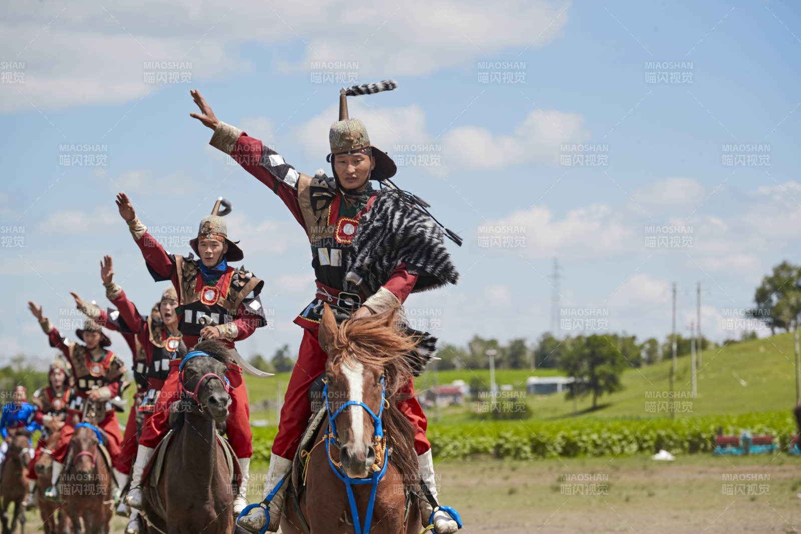河北省沽源縣庫倫淖爾景區(qū)的蒙古馬術表演