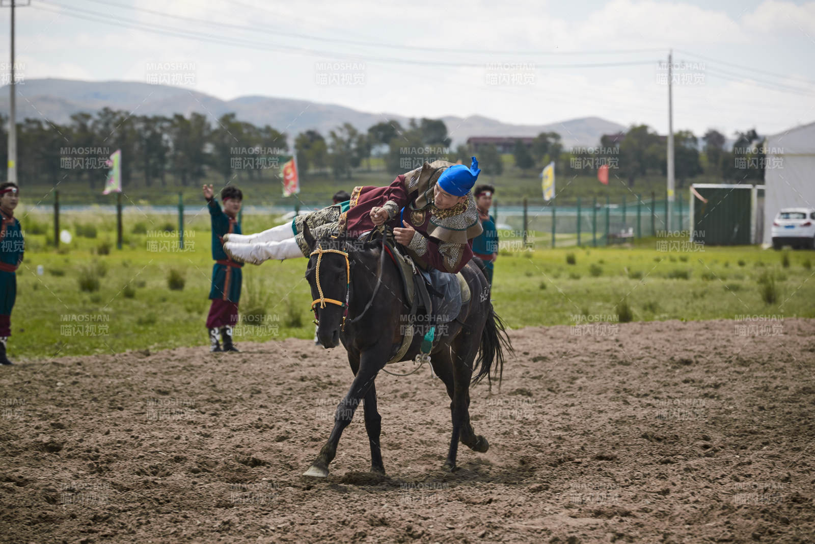 河北省沽源縣庫(kù)倫淖爾景區(qū)的蒙古馬術(shù)表演
