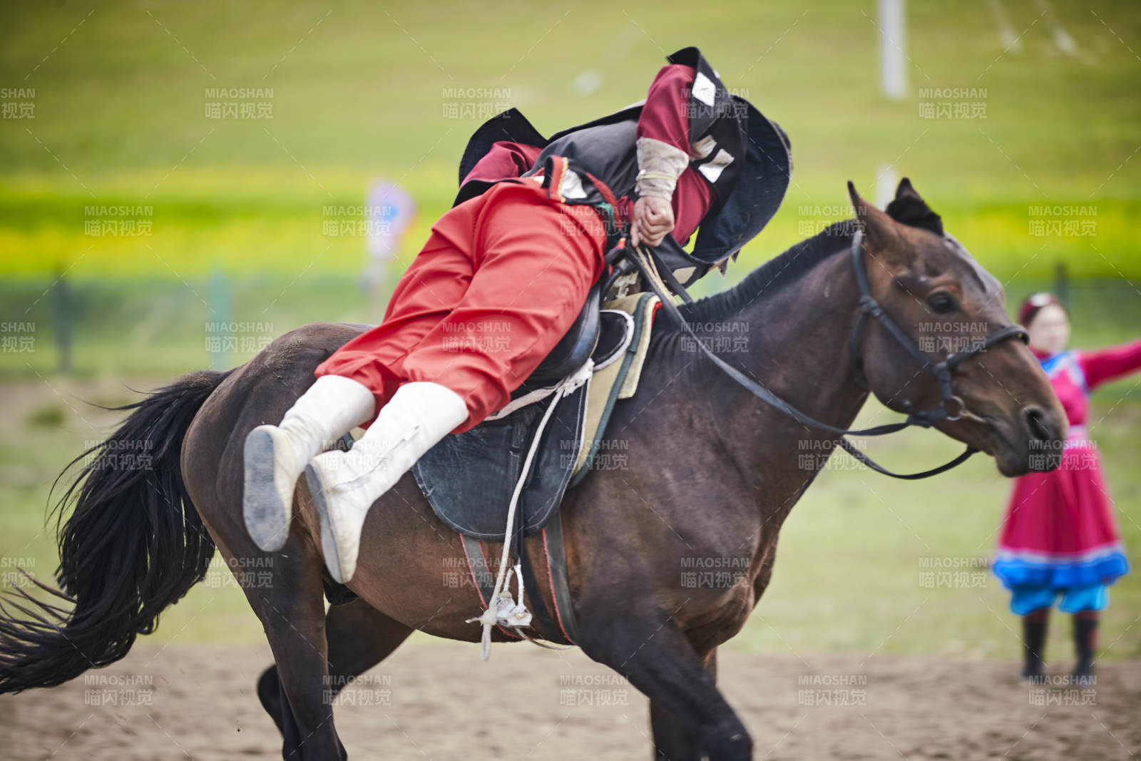 河北省沽源縣庫倫淖爾景區的蒙古馬術表演
