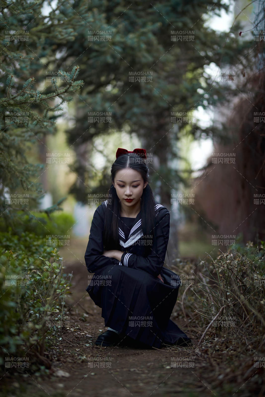 日系戶外公園穿jk校服的少女