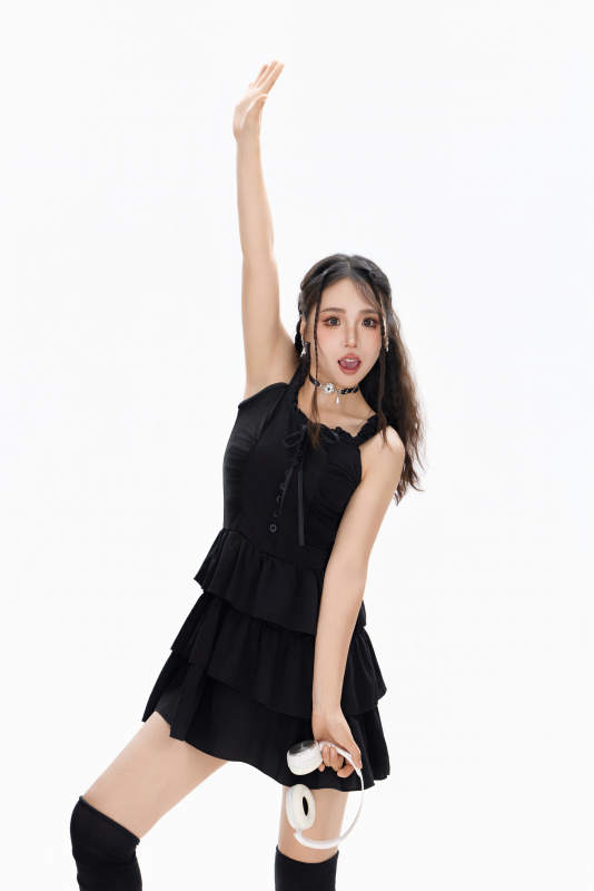 影棚拍摄动感十足的时尚女性形象