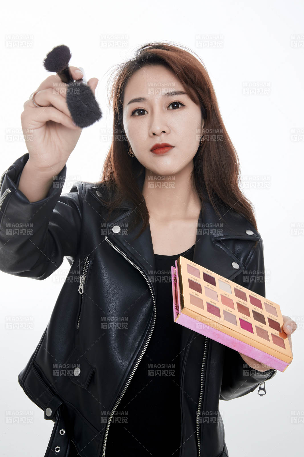 女性職業(yè)化妝師