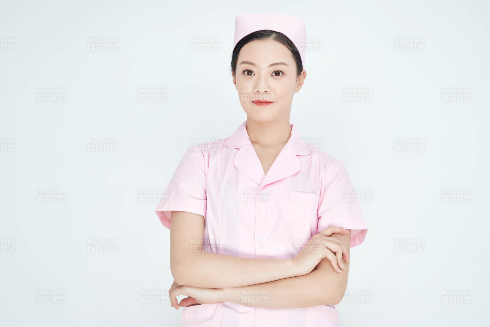 采集病例化驗檢測樣本的外科手術醫生