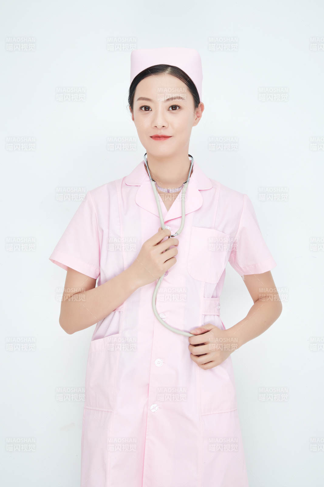 采集病例化驗檢測樣本的外科手術醫(yī)生