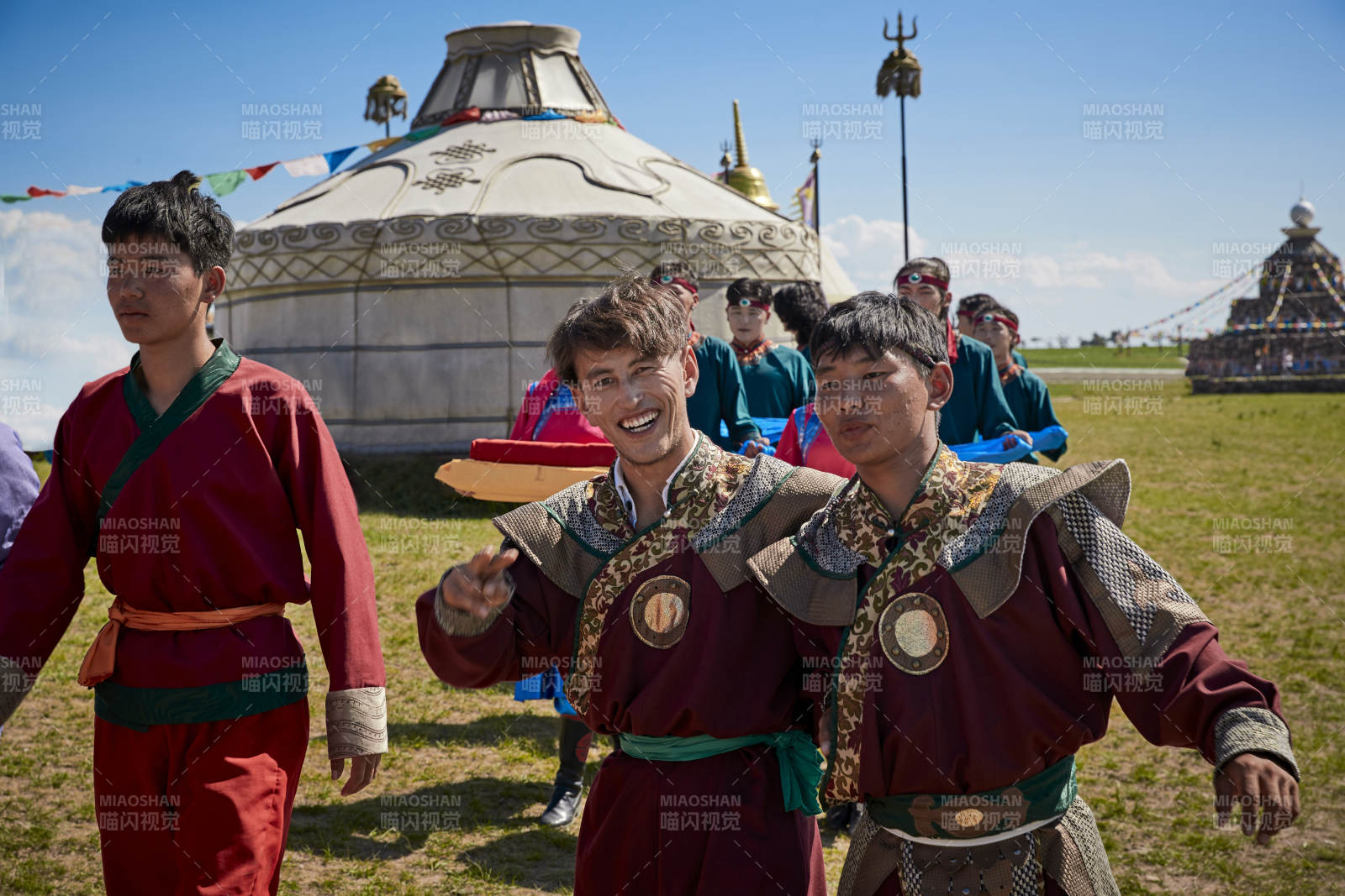 那達慕大會上表演的蒙古族傳統(tǒng)舞蹈