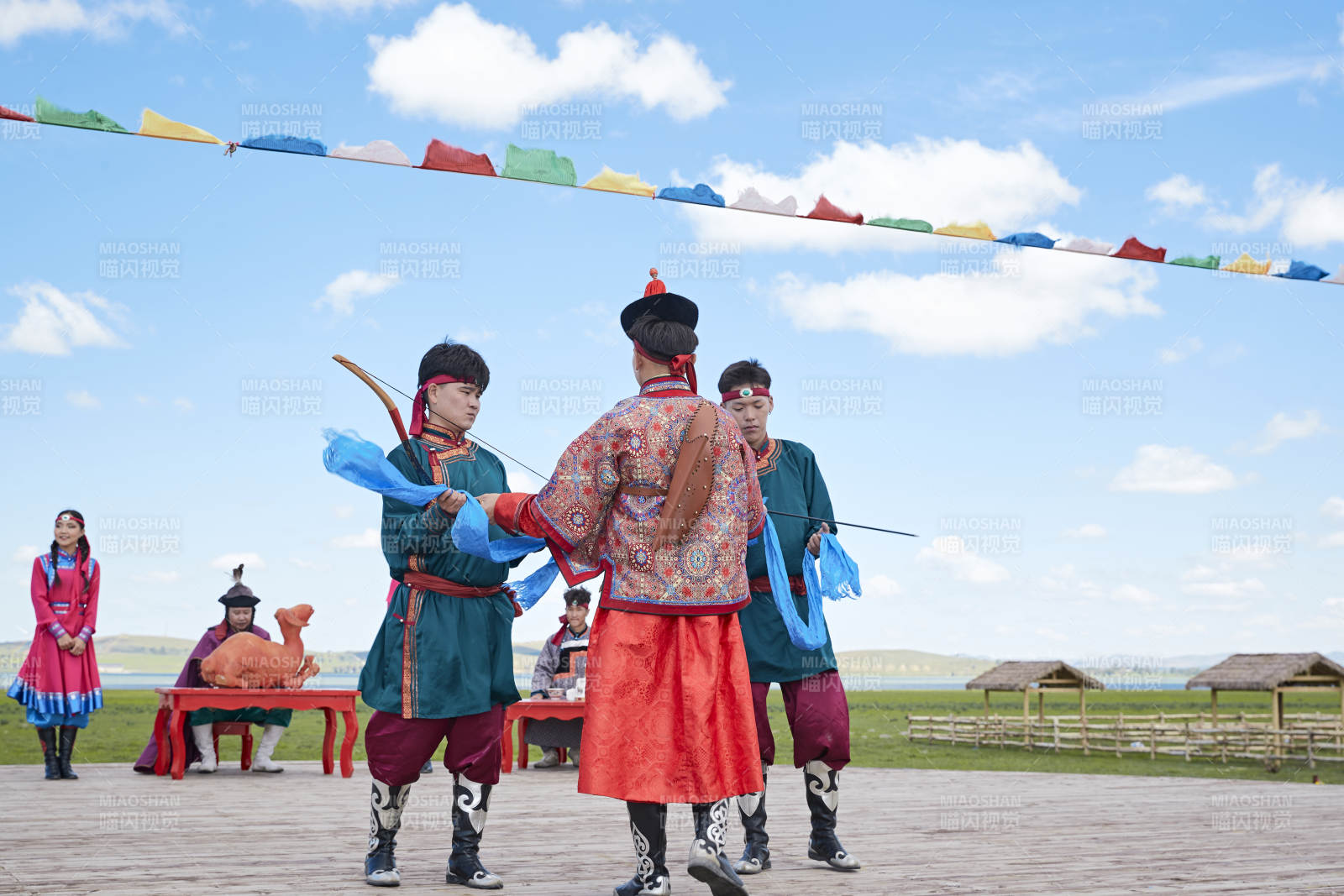 草原上的傳統蒙古族婚禮儀式