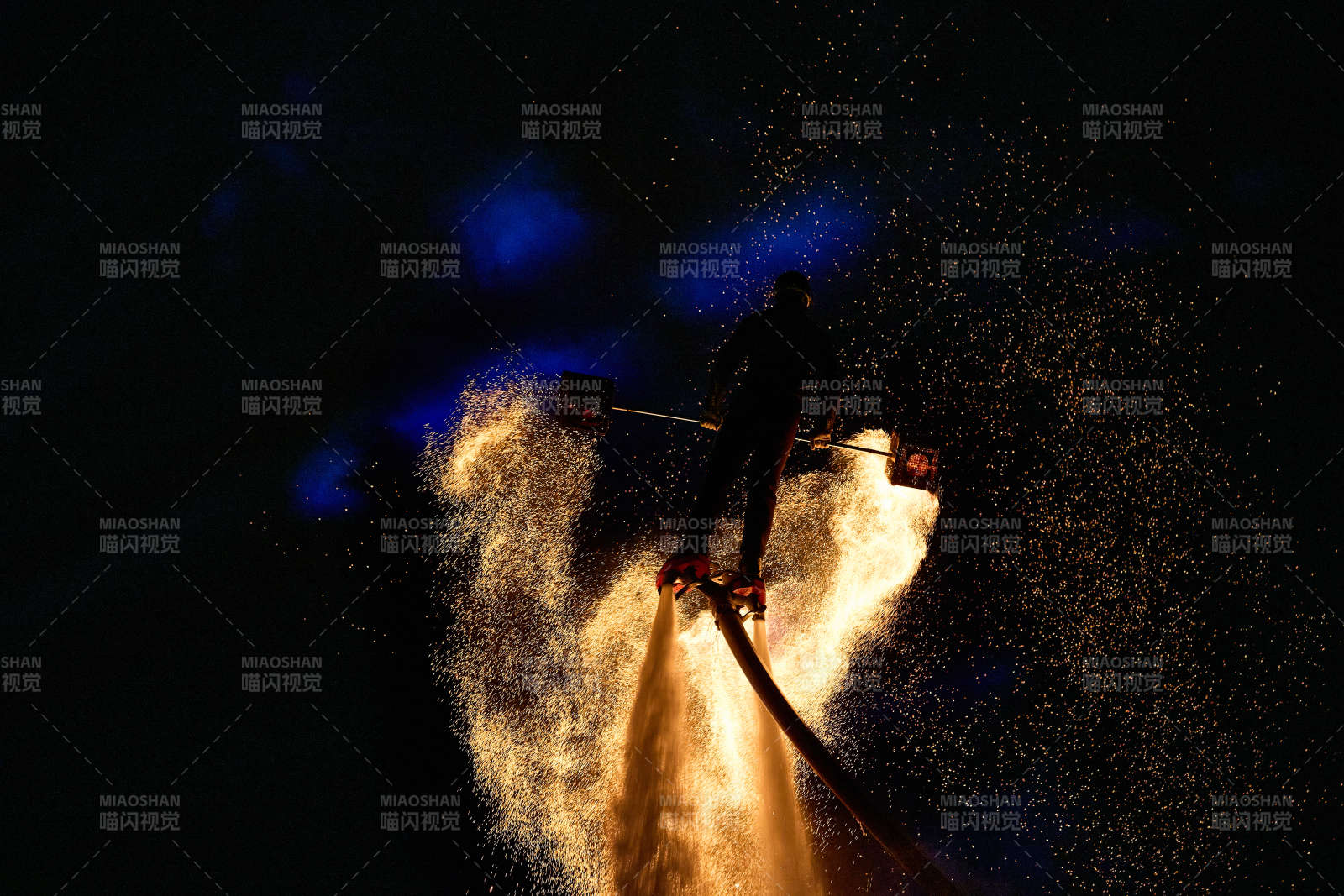 創新非遺表演項目水上飛人火壺表演