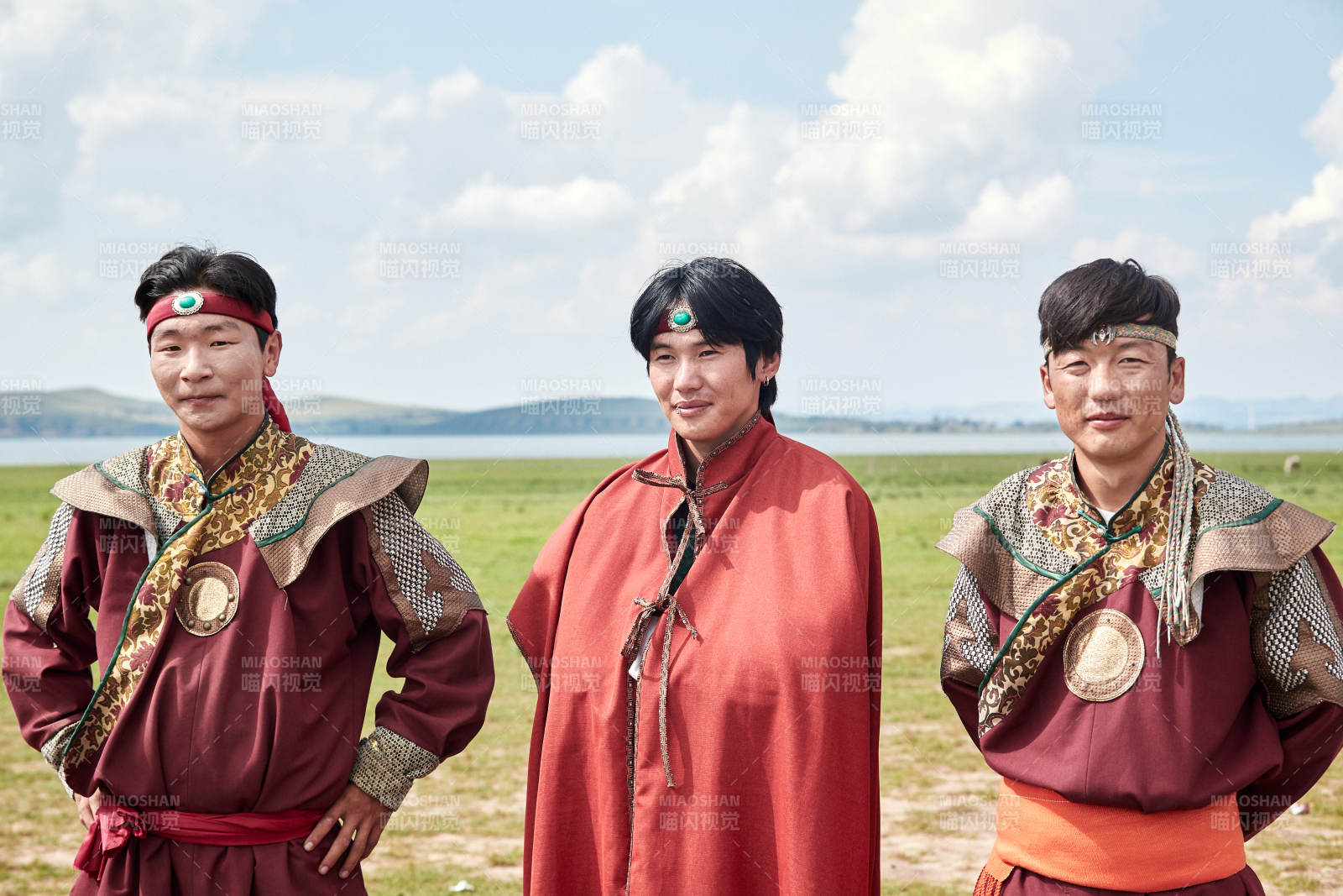 那達(dá)慕大會(huì)上表演的蒙古演員