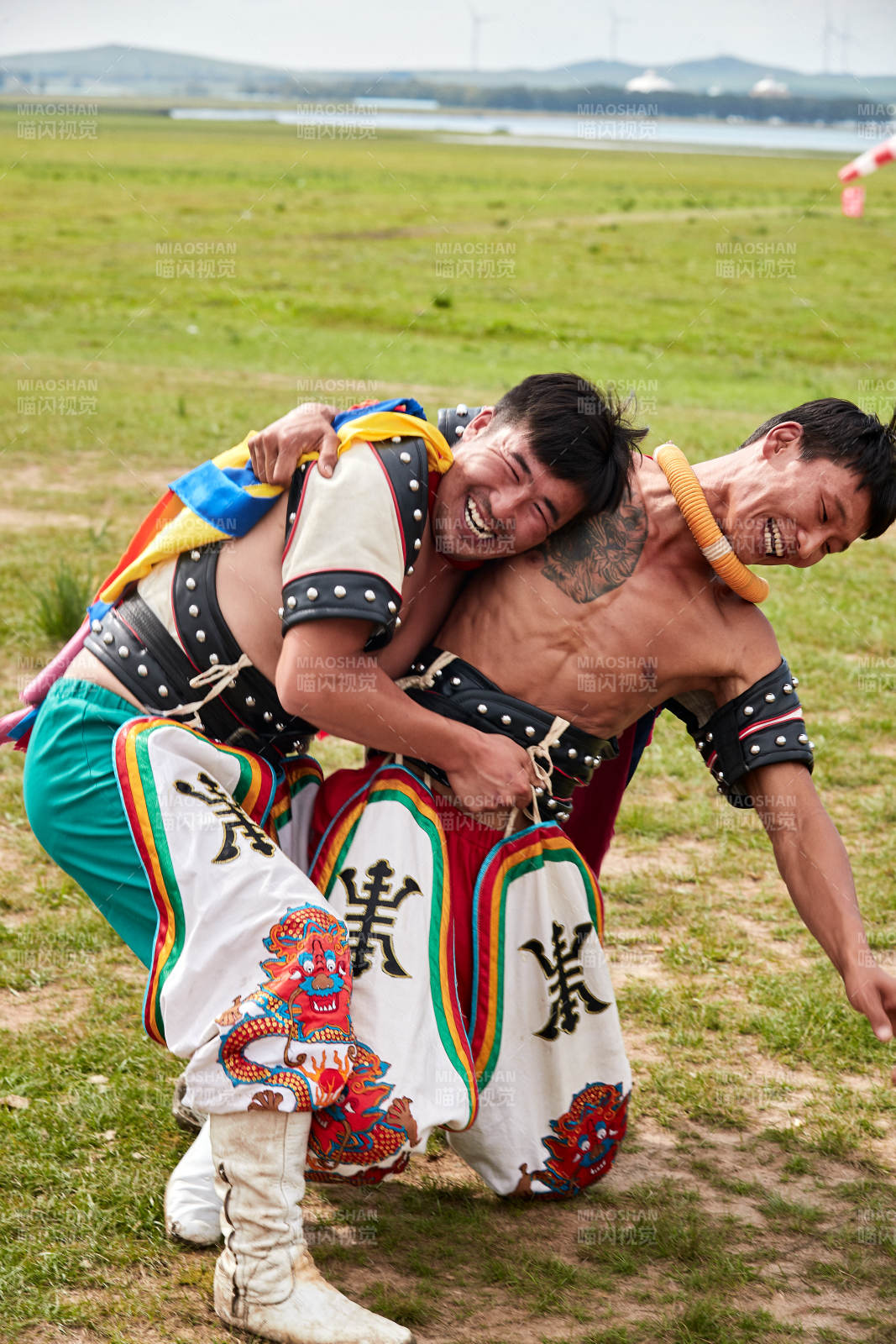 草原那達慕大會上的蒙古摔跤手