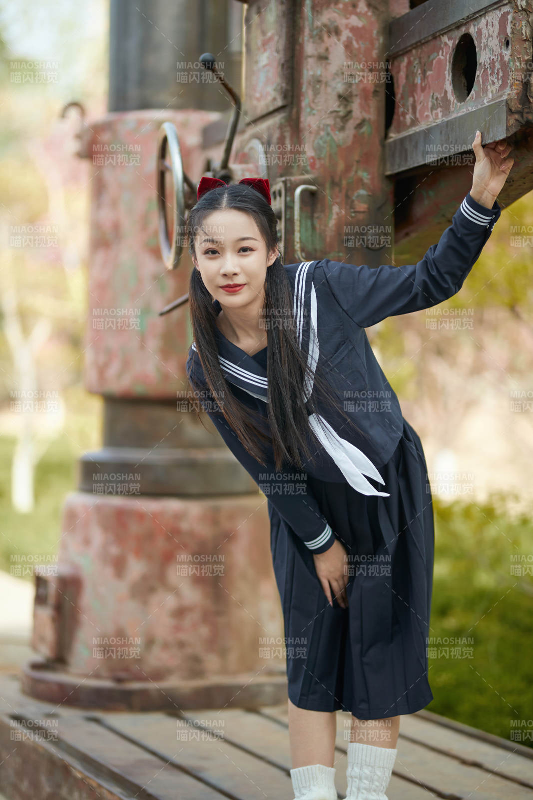 日系戶外公園穿jk校服的少女