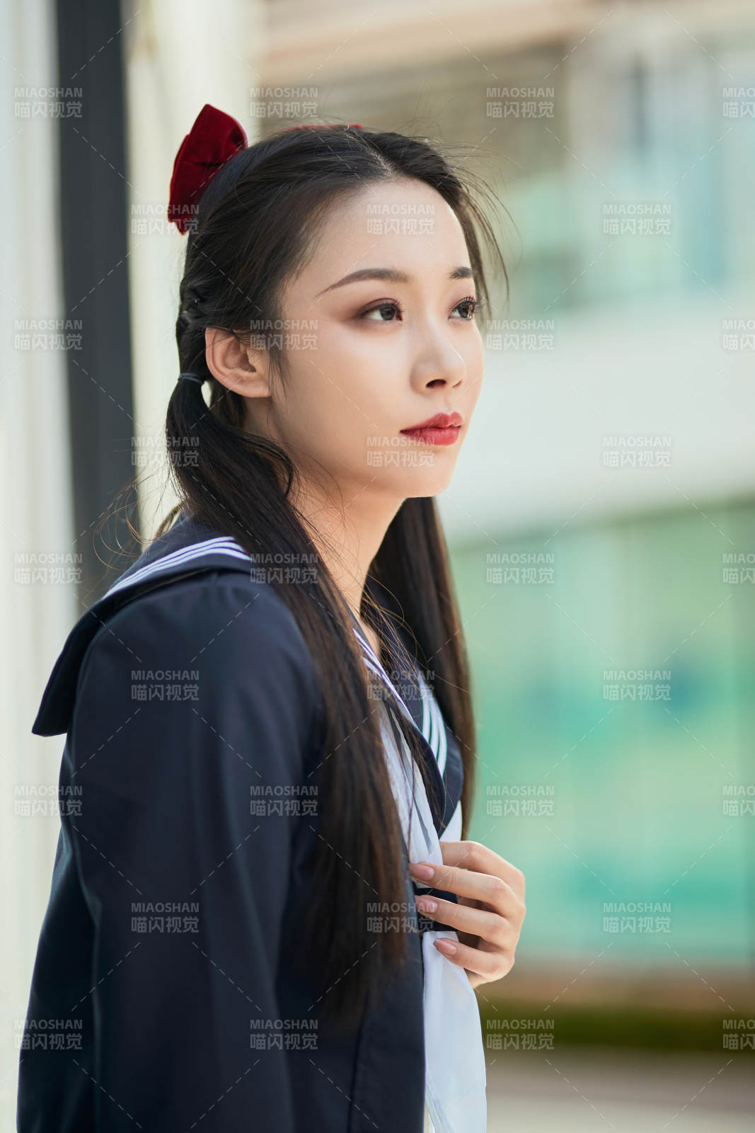 日系戶外公園穿jk校服的少女