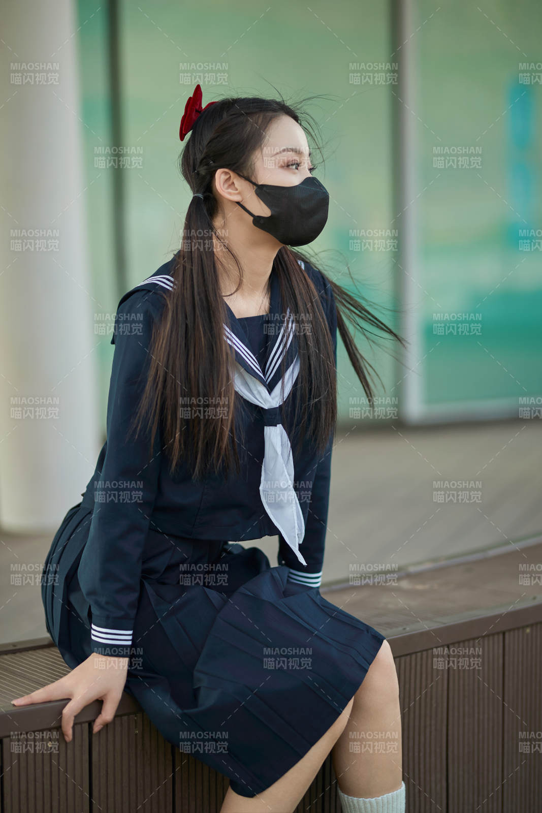 日系戶外公園穿jk校服的少女