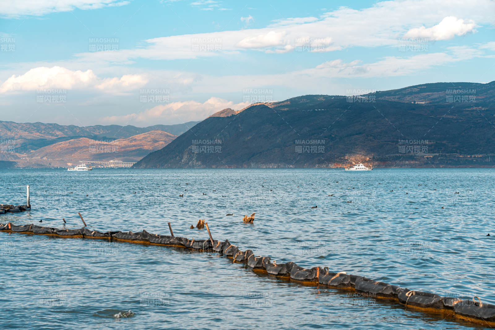 云南大理洱海湖光山色静谧美