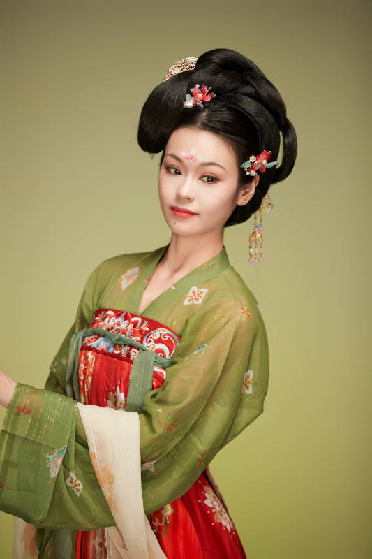 大唐风韵女性古装妆容造型