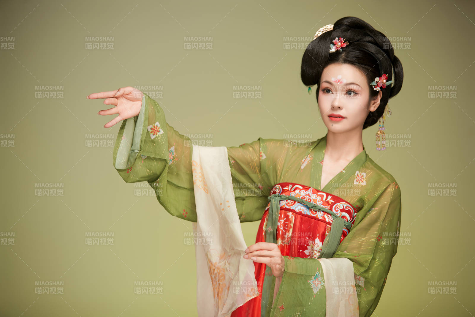 大唐風(fēng)韻女性古裝妝容造型