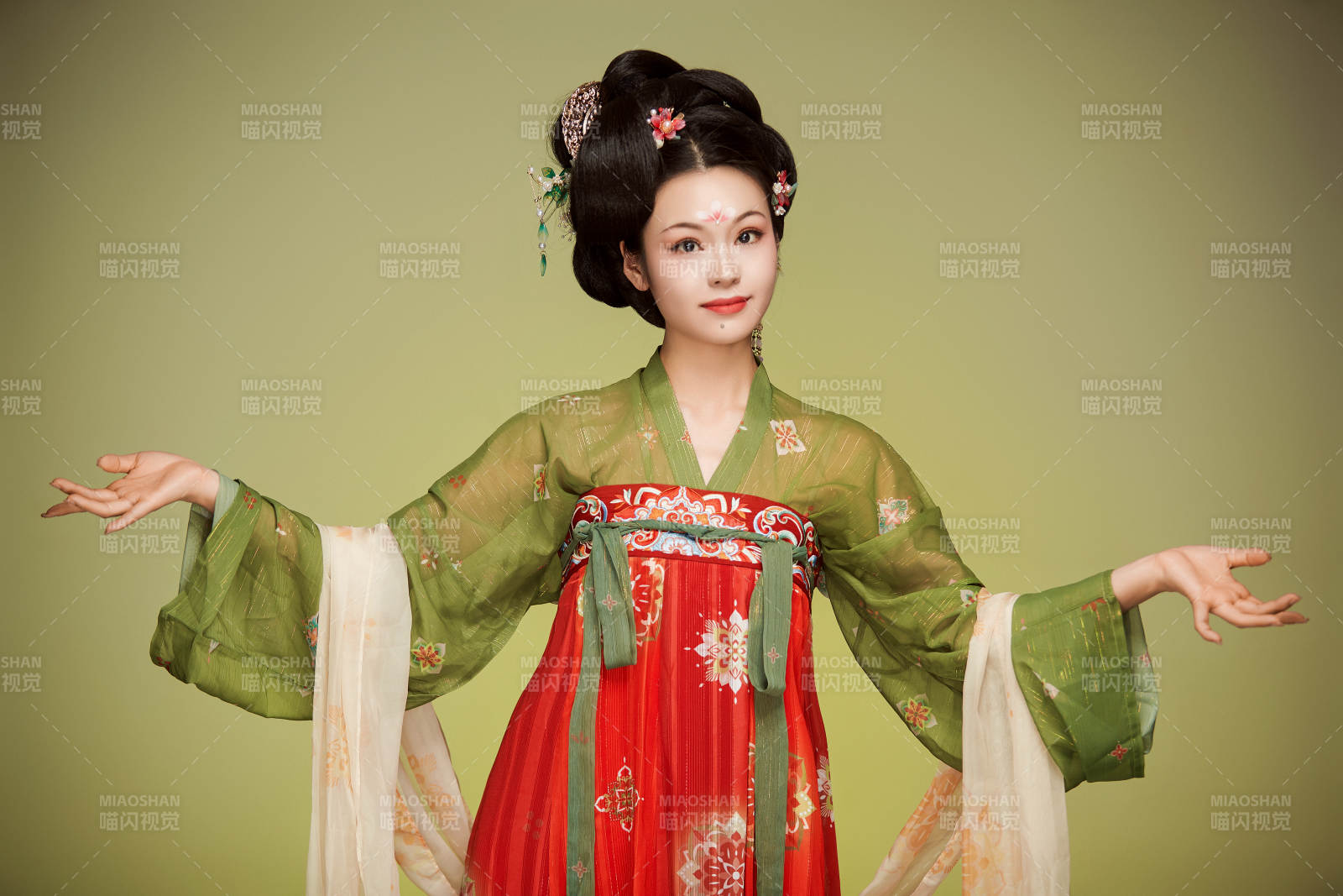 大唐風韻女性古裝妝容造型