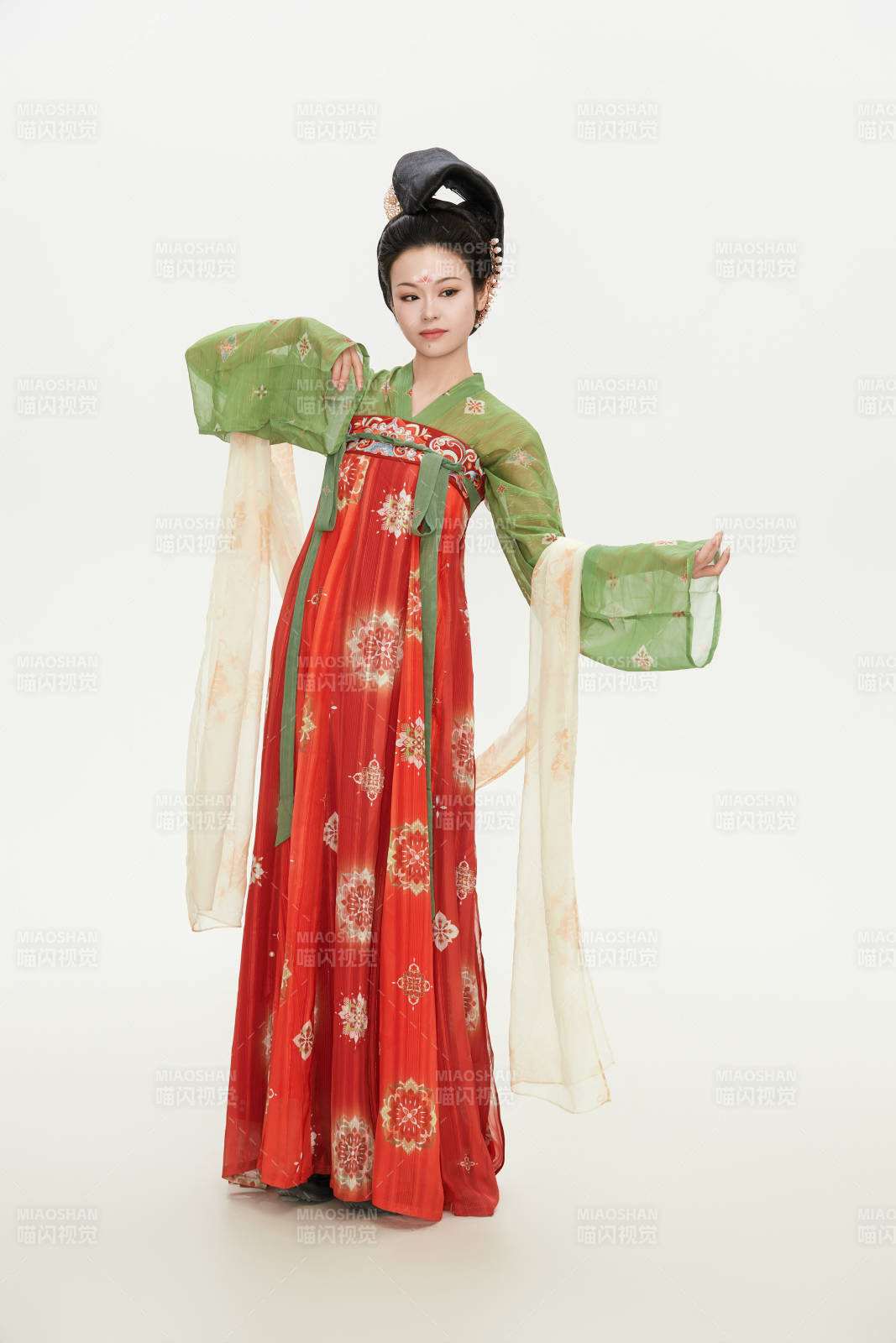 大唐風韻女性古裝妝容造型