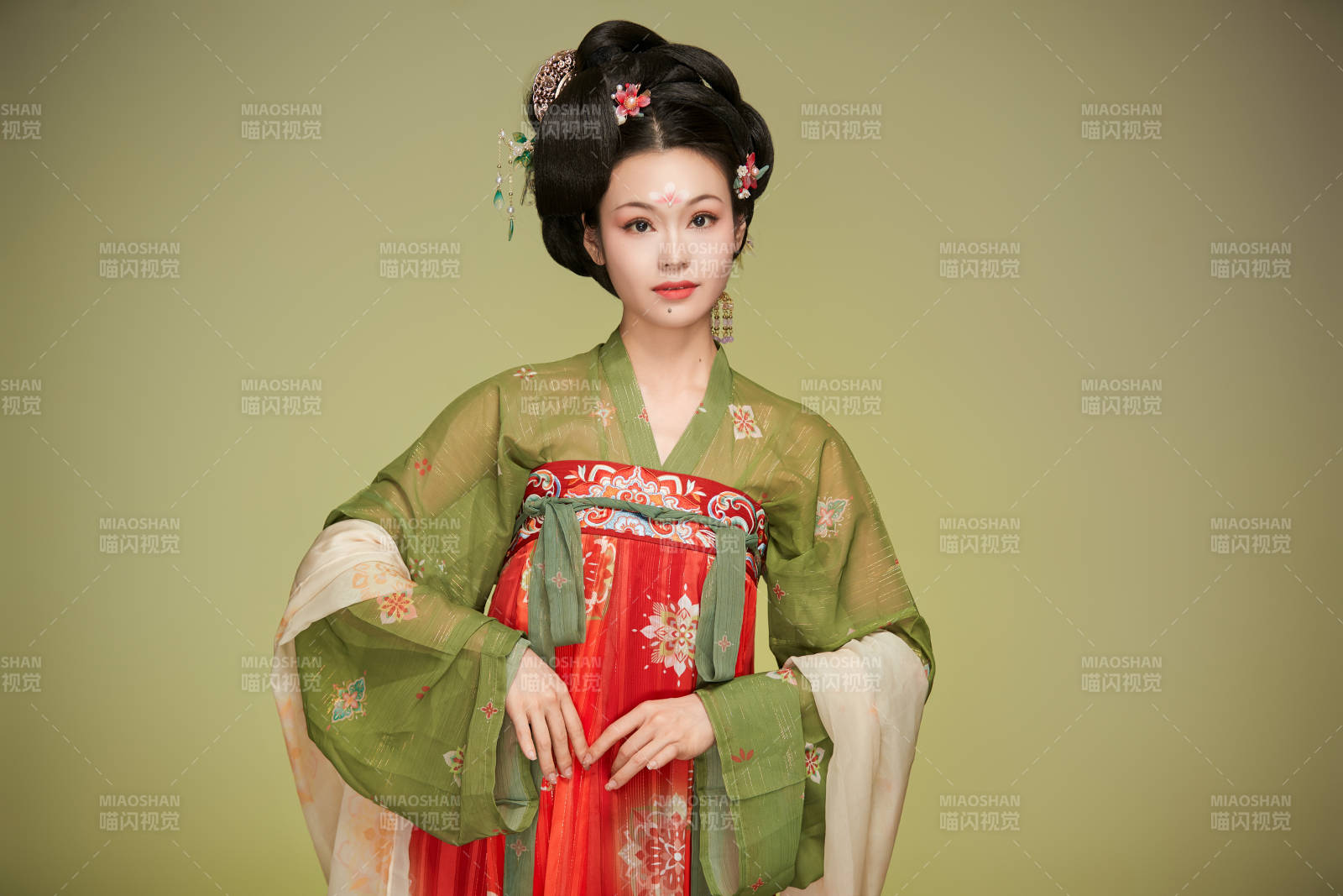 大唐风韵女性古装妆容造型