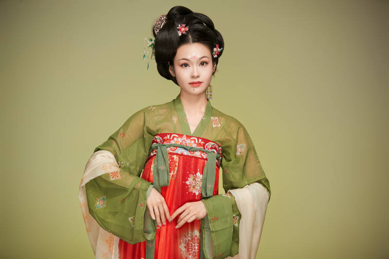 大唐风韵女性古装妆容造型