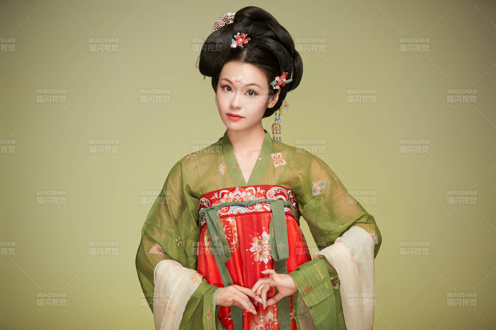 大唐风韵女性古装妆容造型