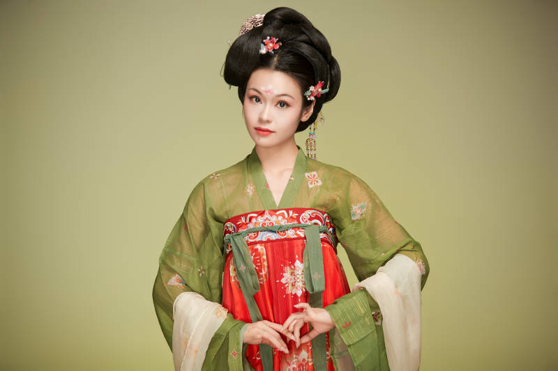 大唐风韵女性古装妆容造型