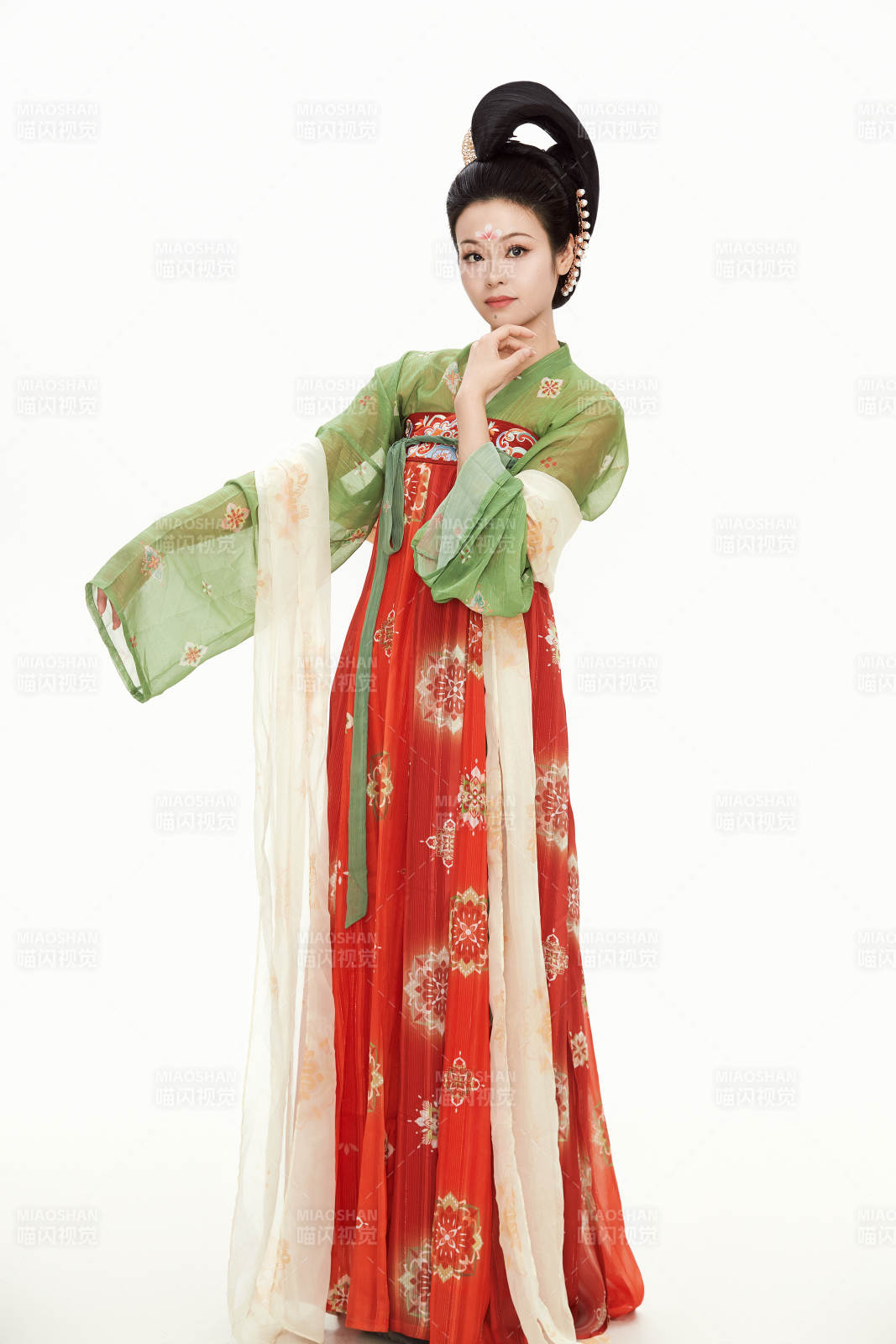 大唐風韻女性古裝妝容造型