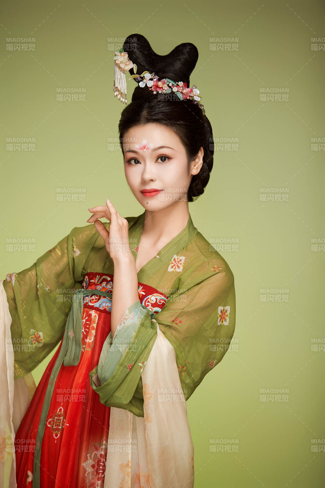 大唐風(fēng)韻女性古裝妝容造型