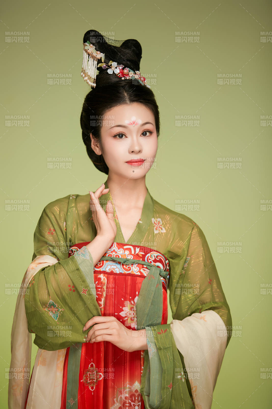 大唐風韻女性古裝妝容造型