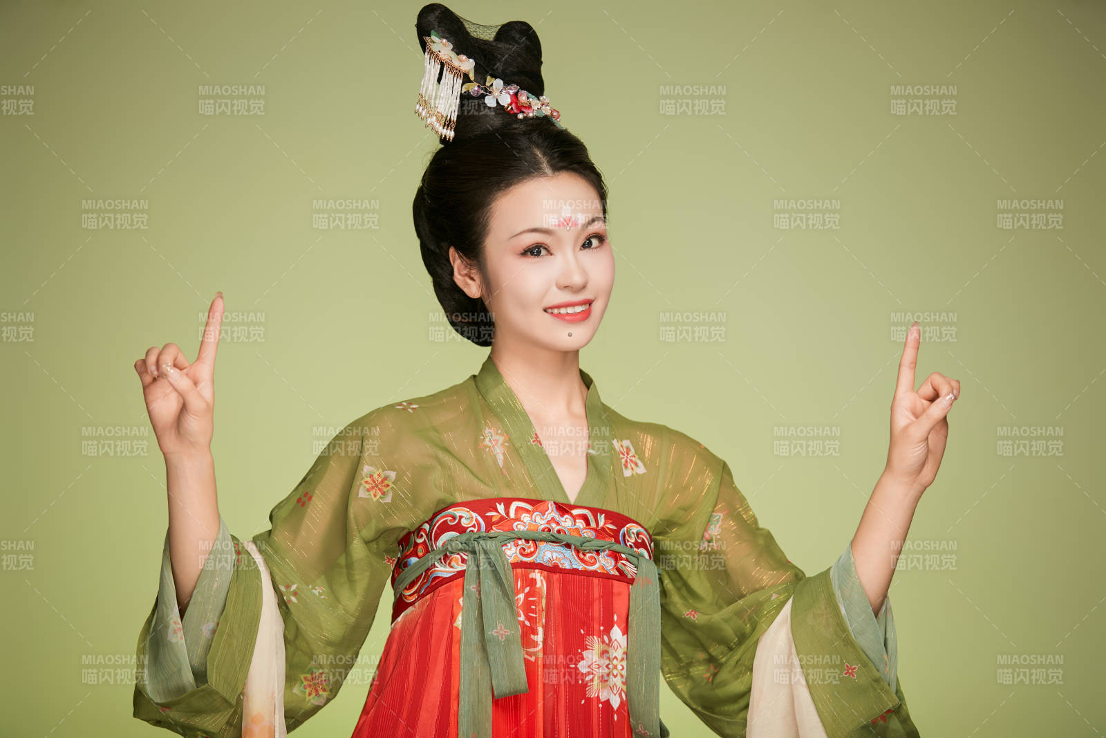 大唐風(fēng)韻女性古裝妝容造型