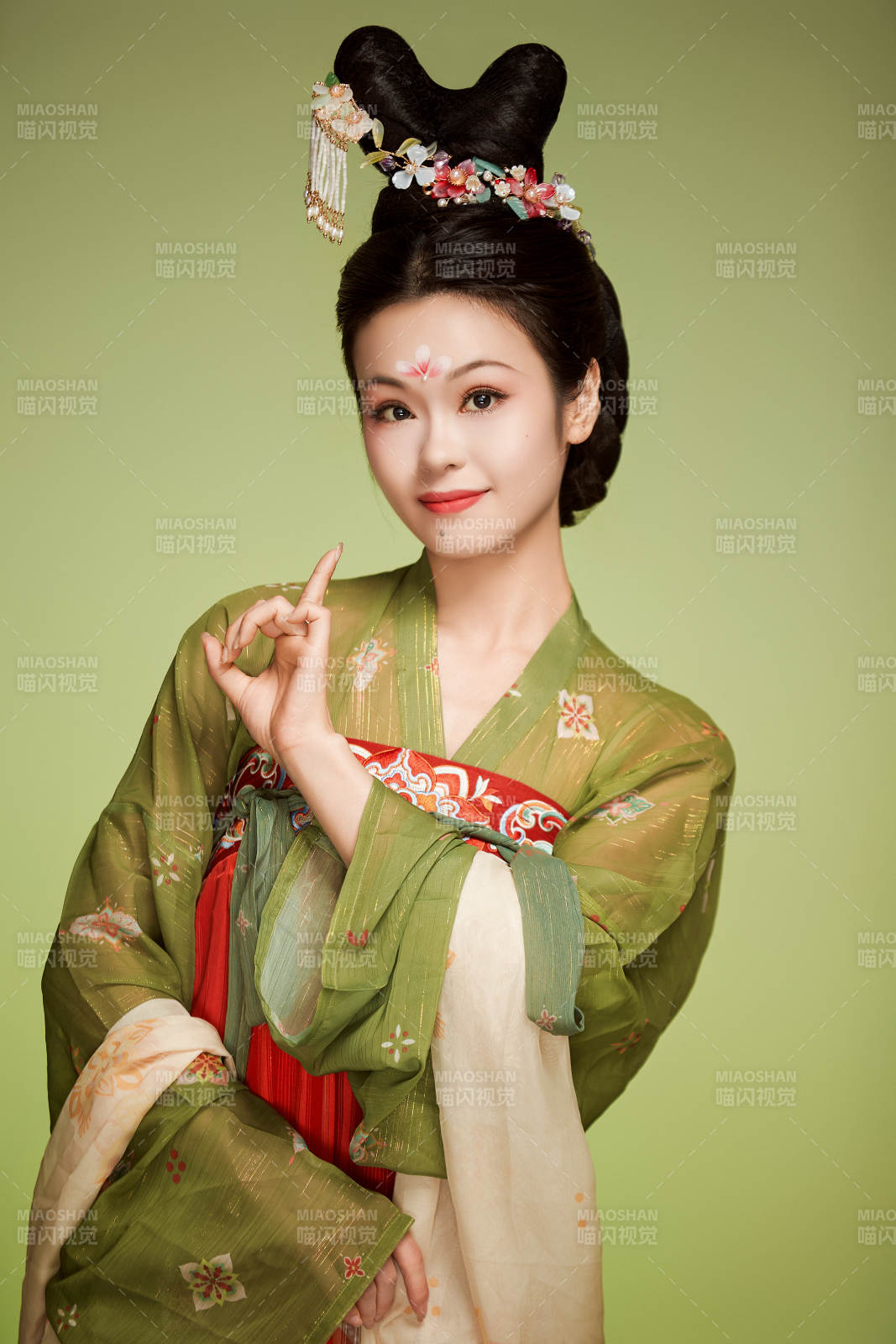 大唐風韻女性古裝妝容造型