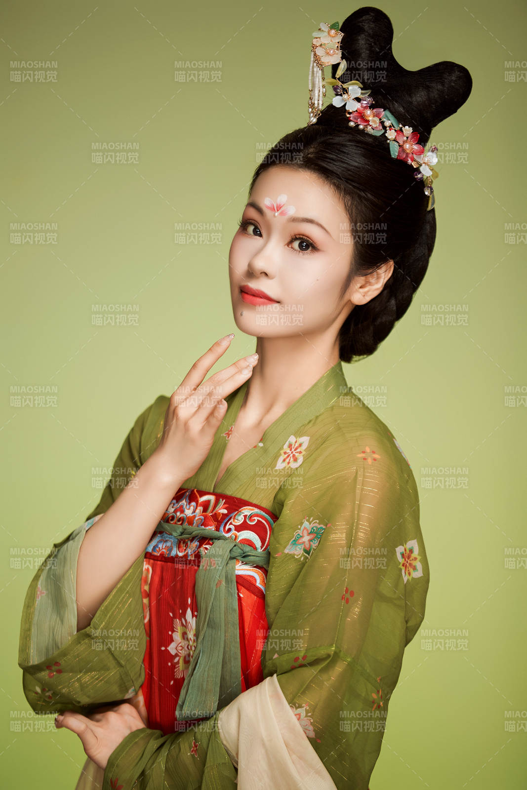 大唐風(fēng)韻女性古裝妝容造型