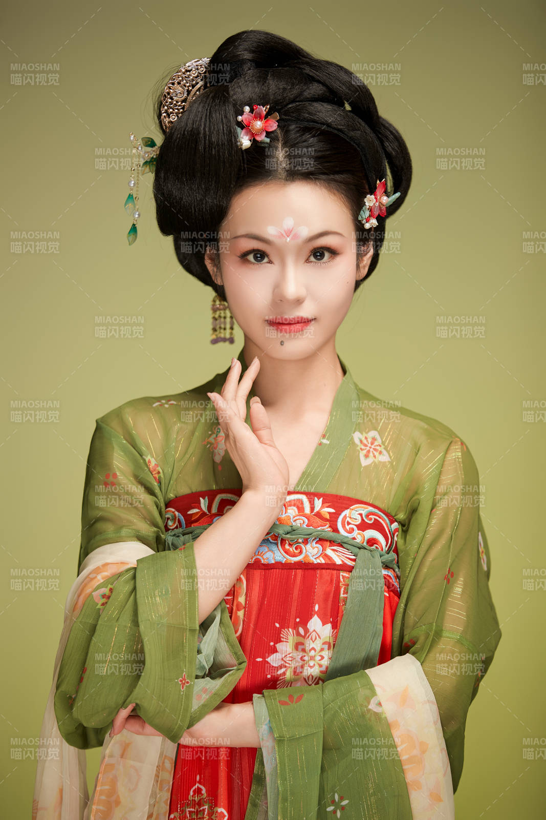 大唐風韻女性古裝妝容造型