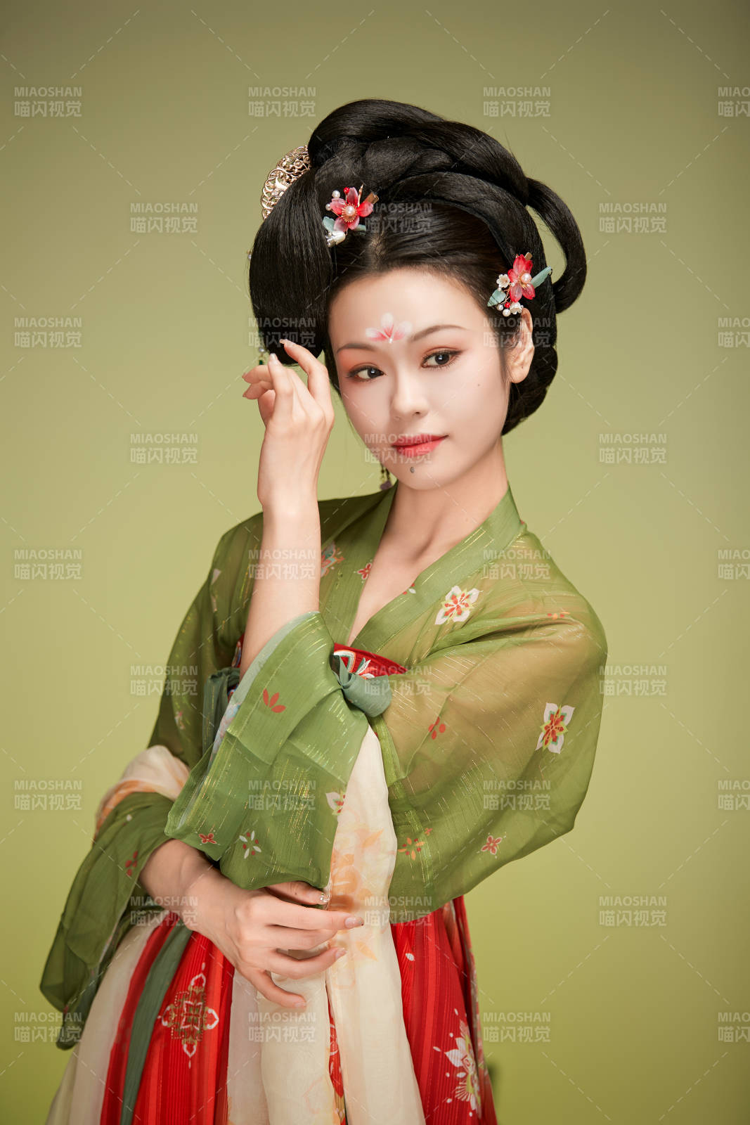 大唐风韵女性古装妆容造型