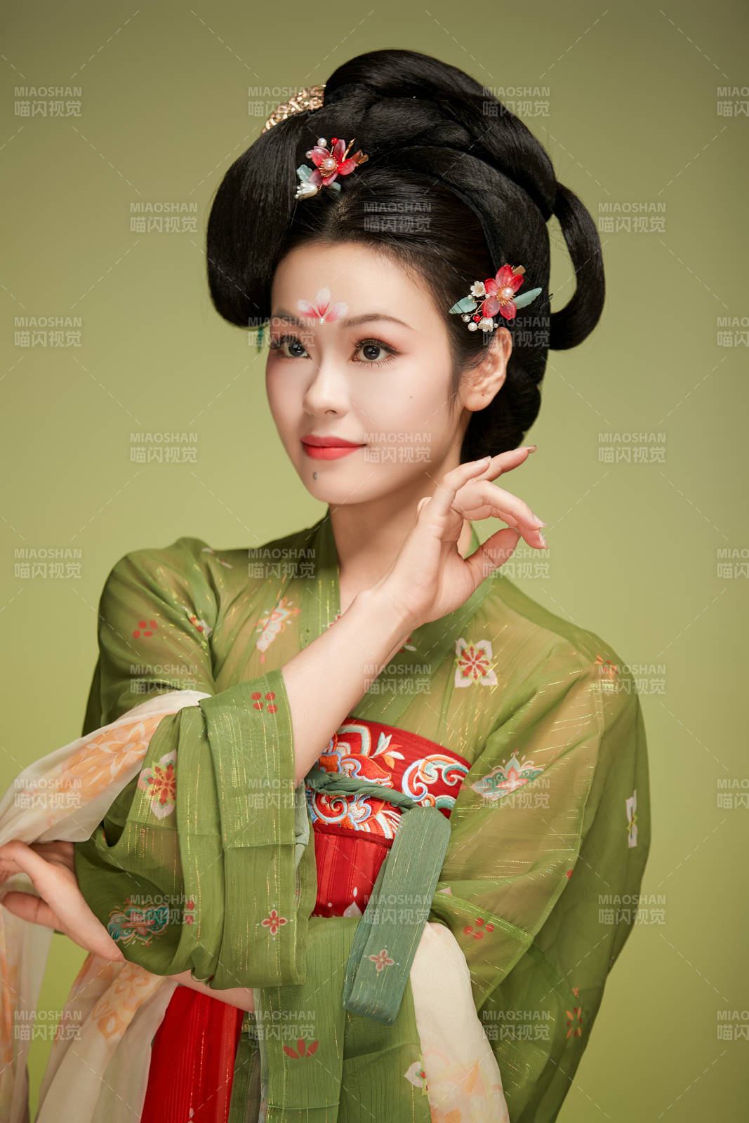 大唐風韻女性古裝妝容造型