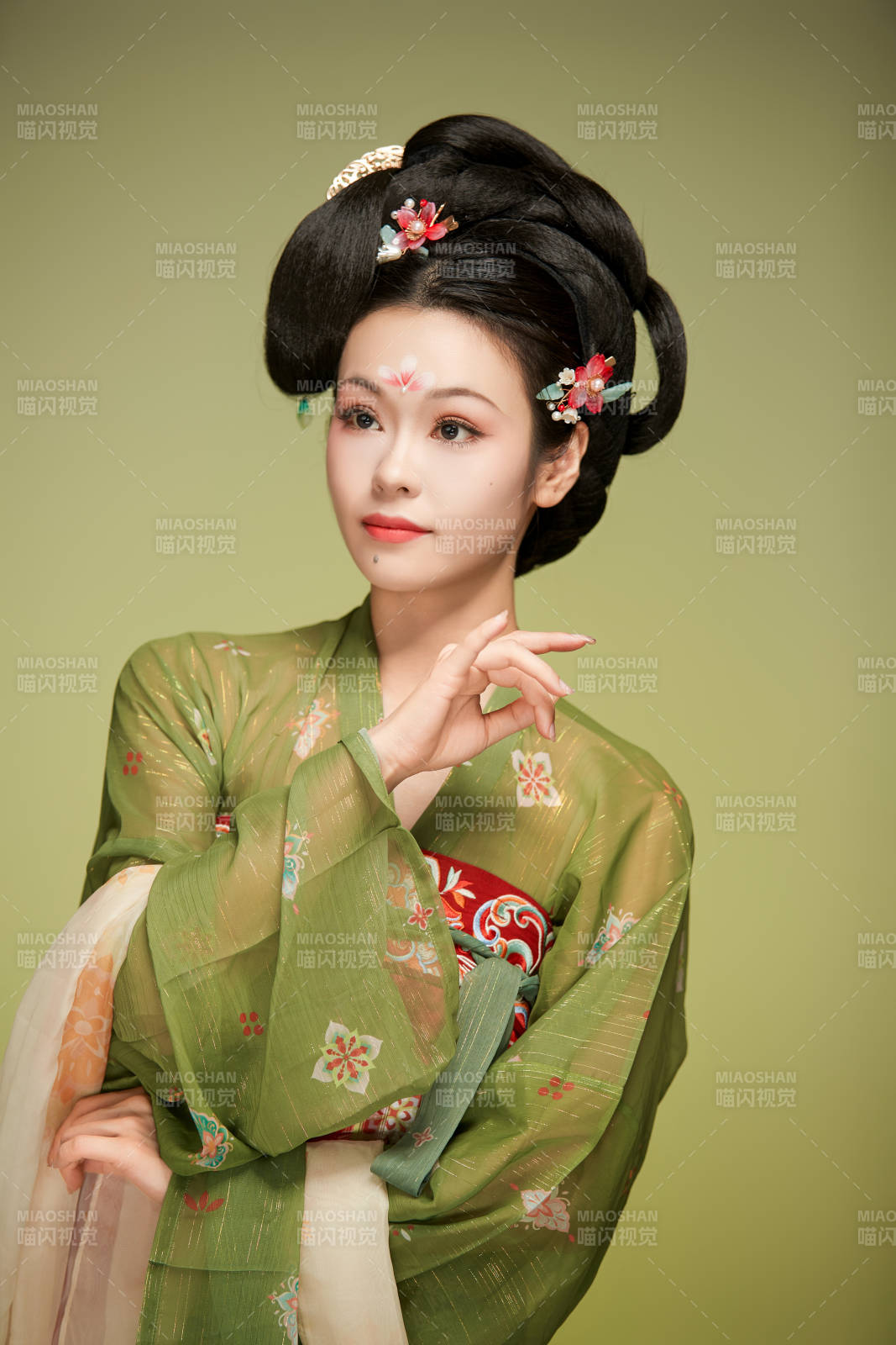 大唐風韻女性古裝妝容造型