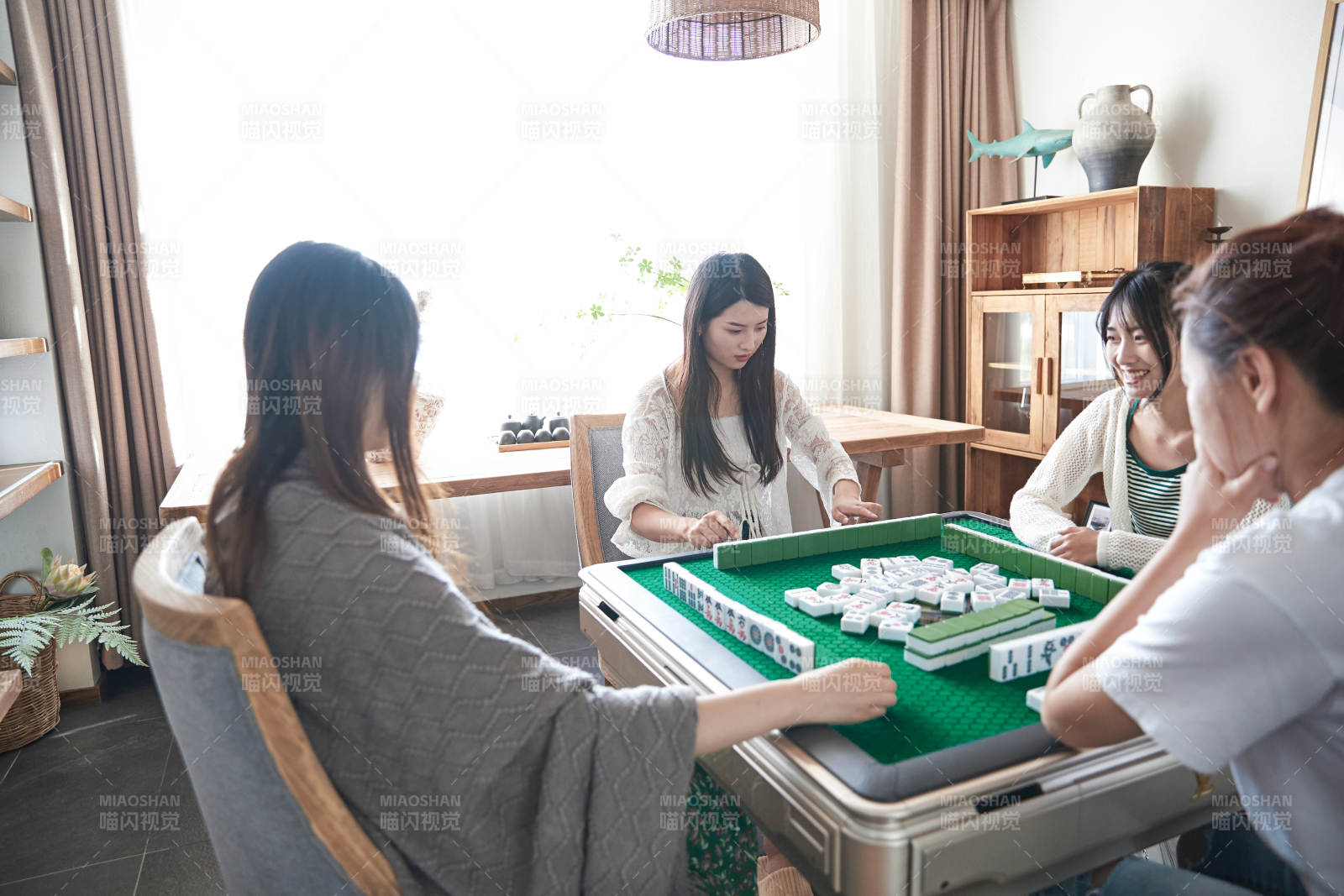 快樂的閨蜜打麻將