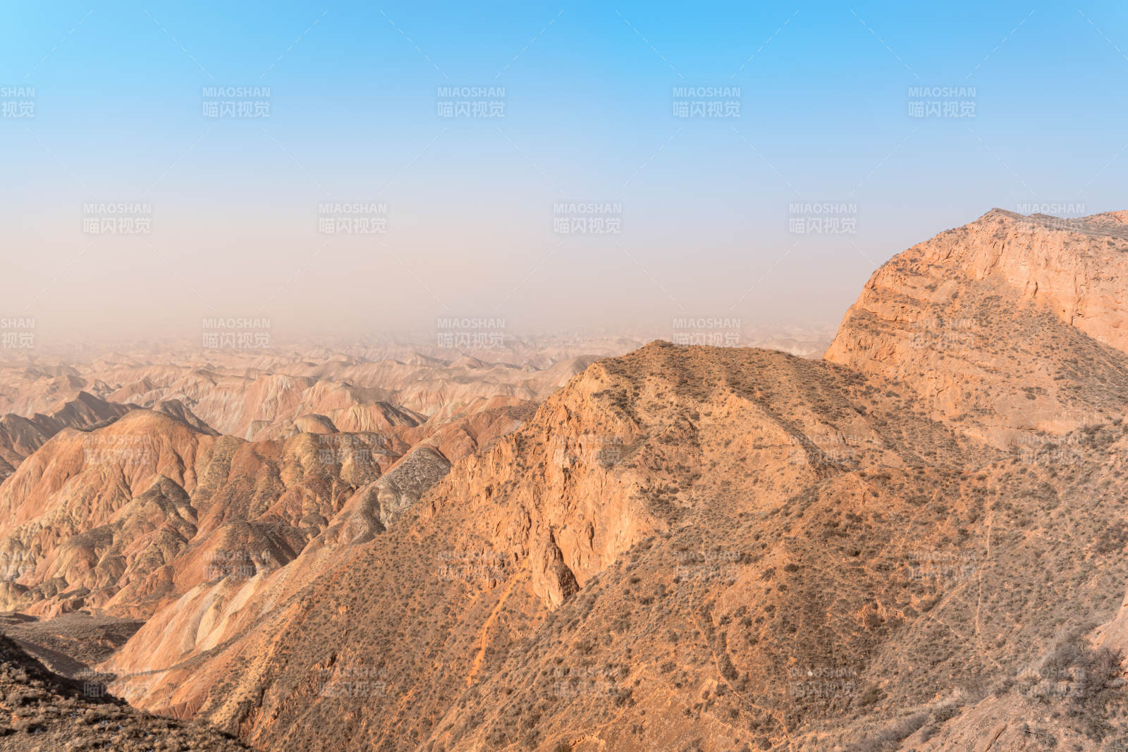 兰州水墨丹霞荒漠山峦日出