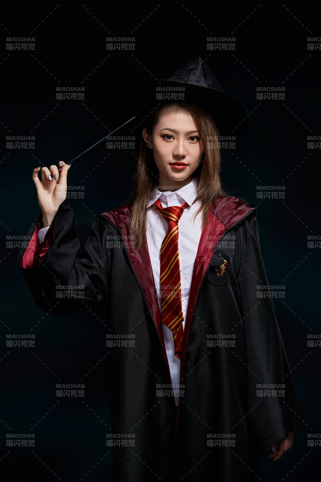 哈利波特角色扮演的亞洲美女