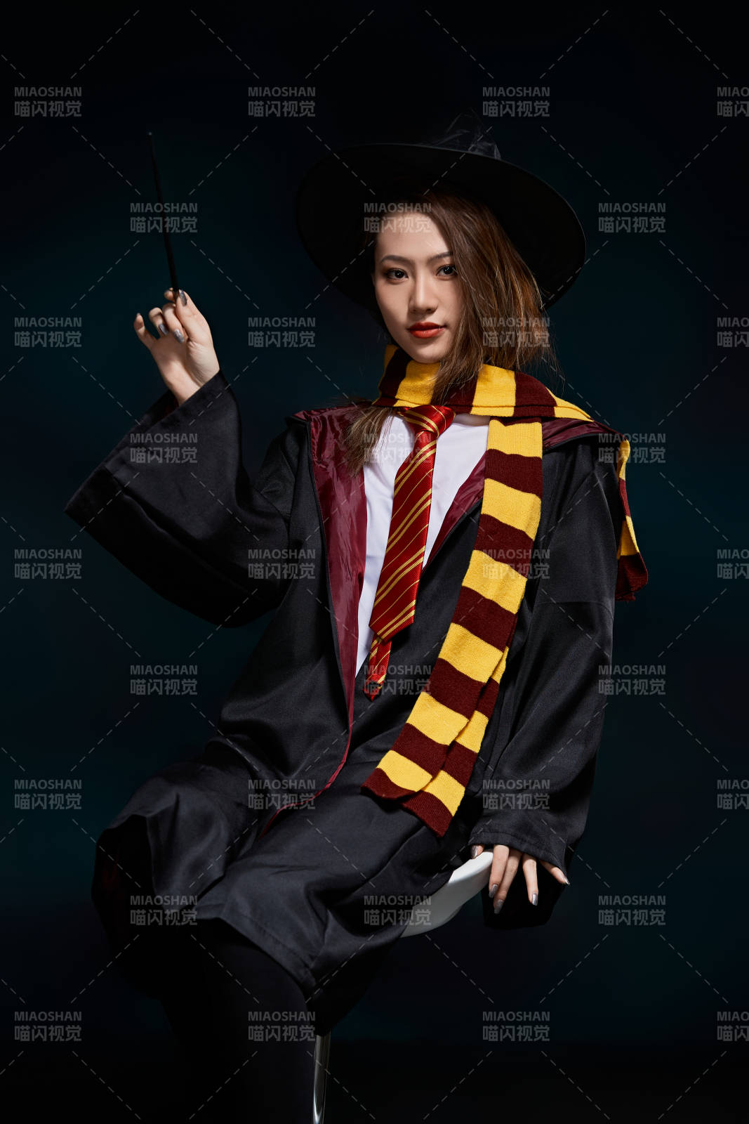 哈利波特角色扮演的亞洲美女