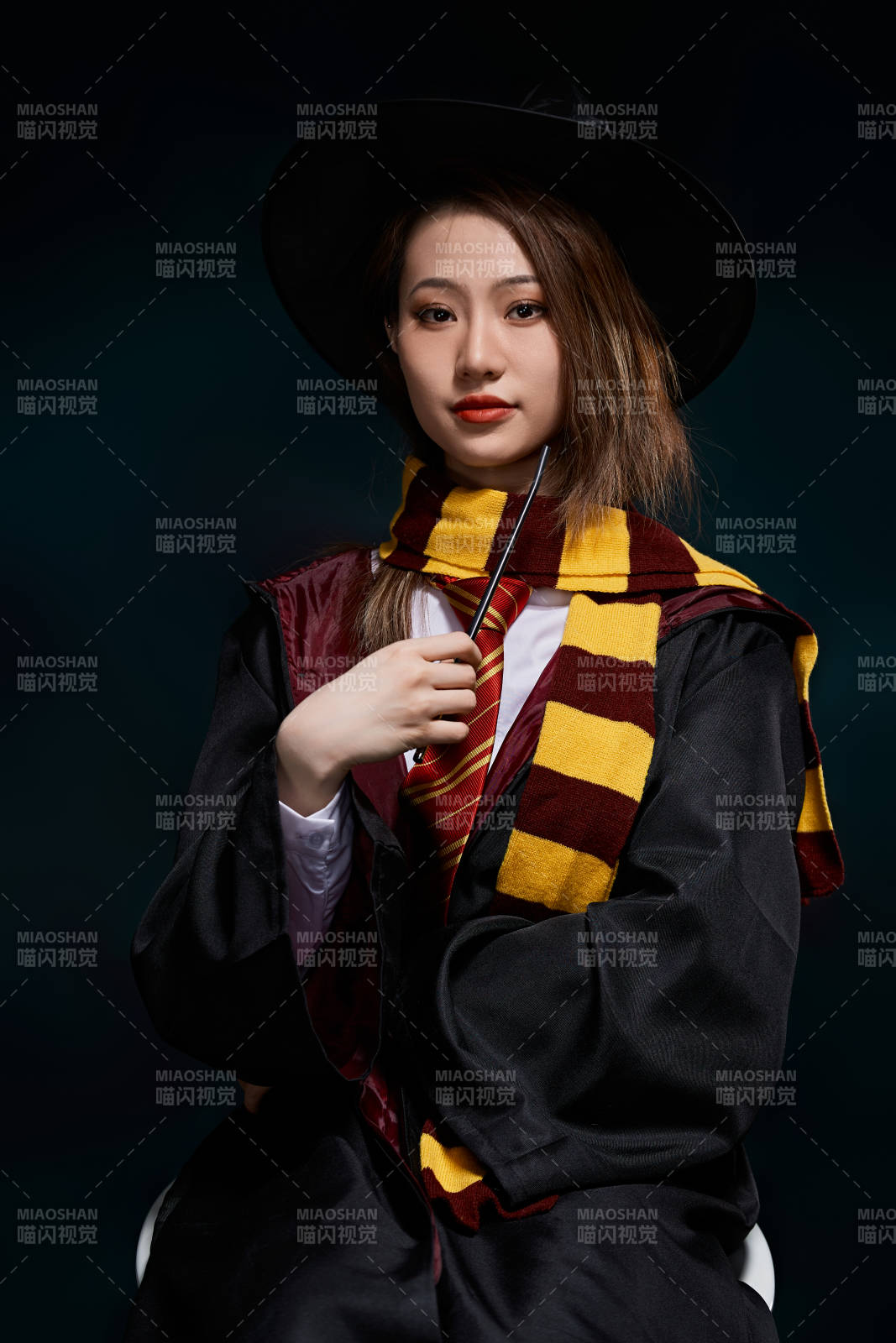 哈利波特角色扮演的亞洲美女