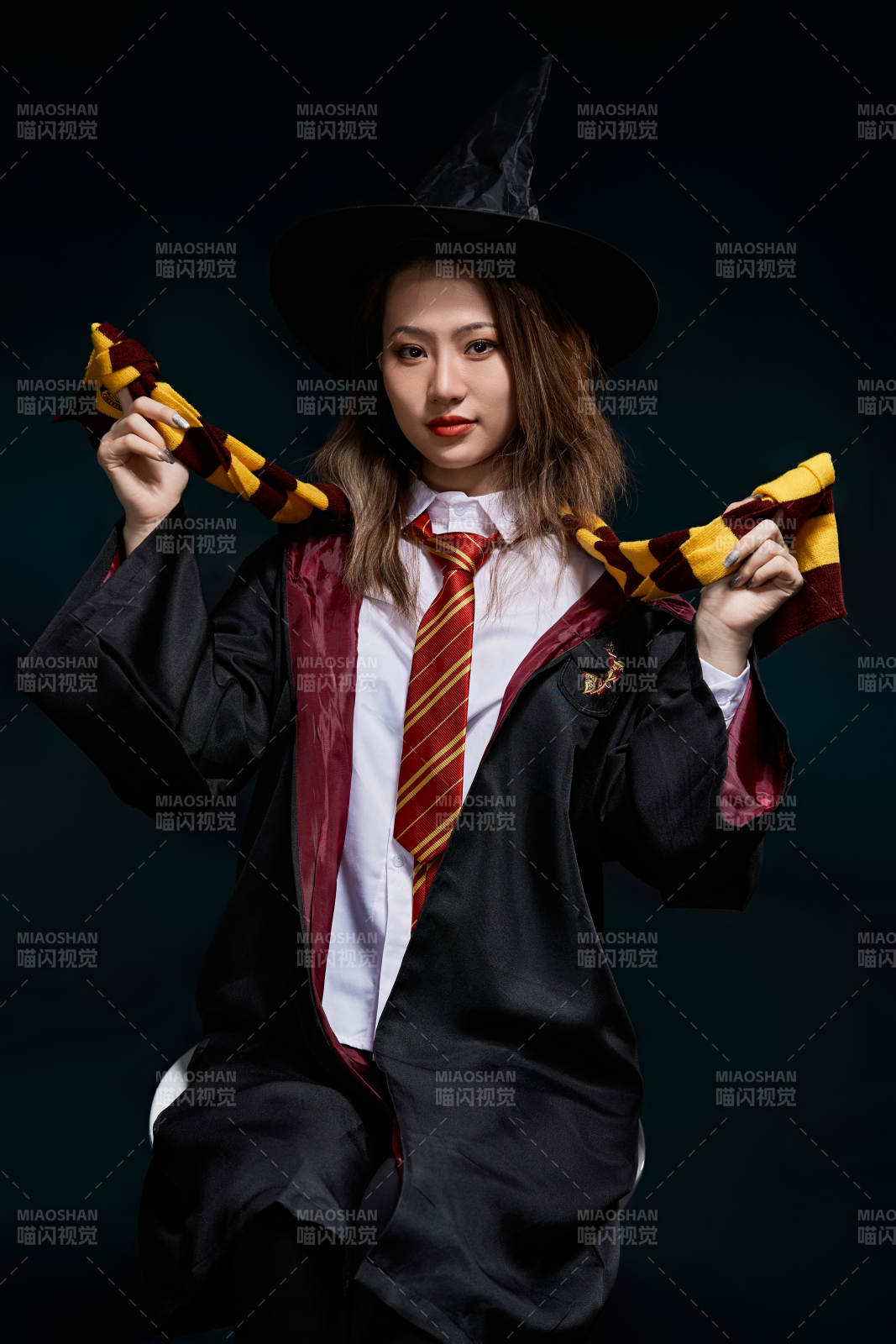 哈利波特角色扮演的亞洲美女