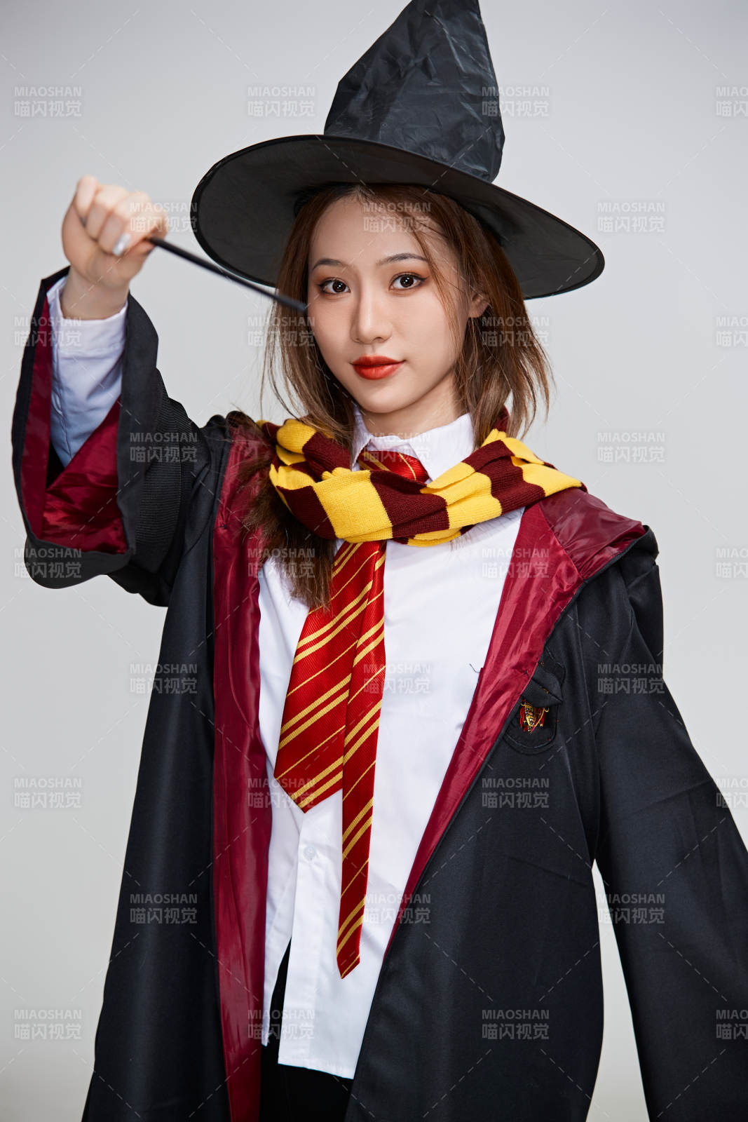 哈利波特角色扮演的亞洲美女