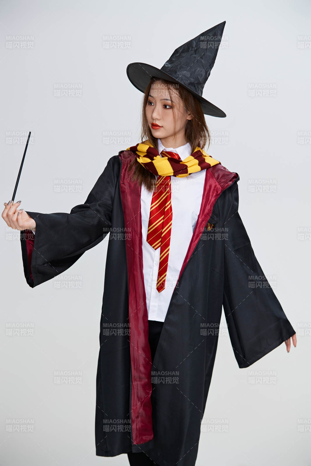 哈利波特角色扮演的亞洲美女