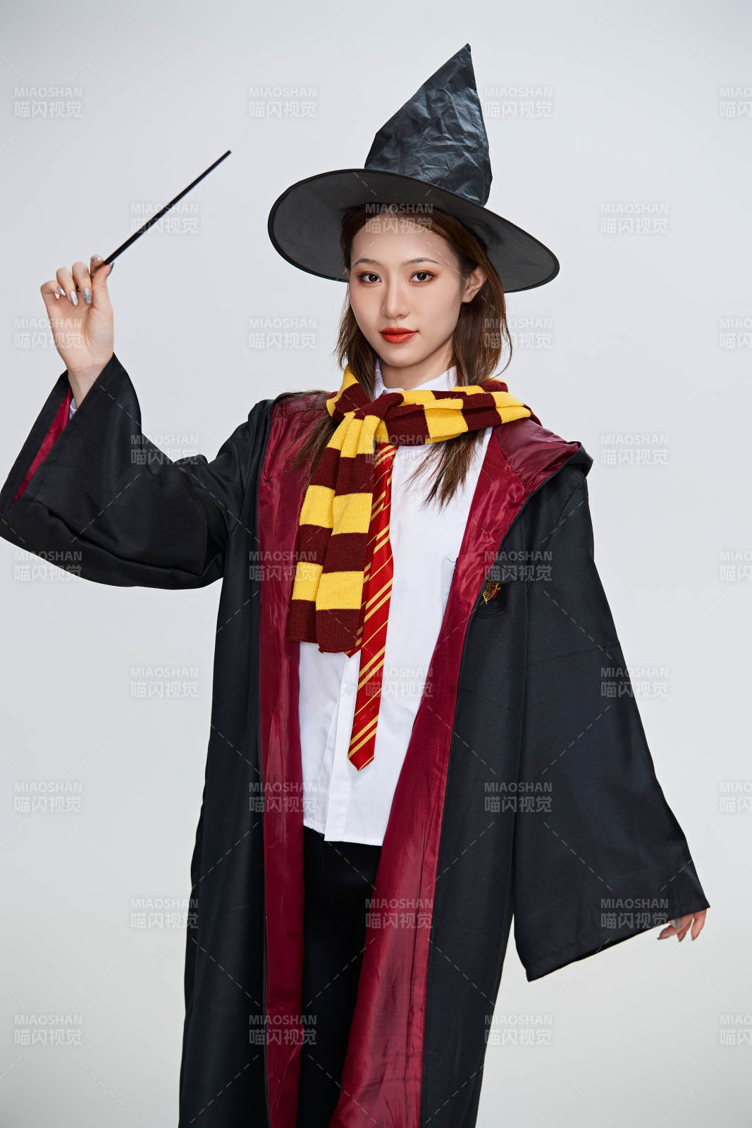 哈利波特角色扮演的亞洲美女